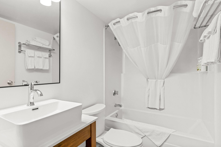 Travelodge Suites By Wyndham Regina / Eastgate Bay photo 9