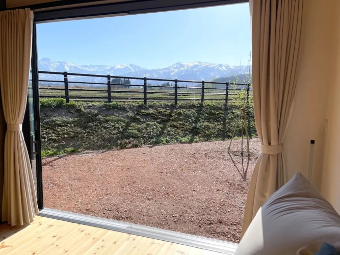 Cottage with mountain view