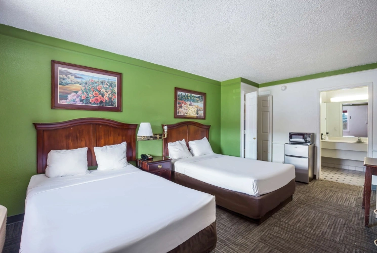 Standard Quadruple room
