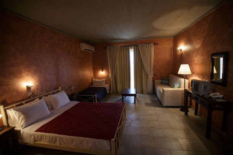 Erodios Hotel