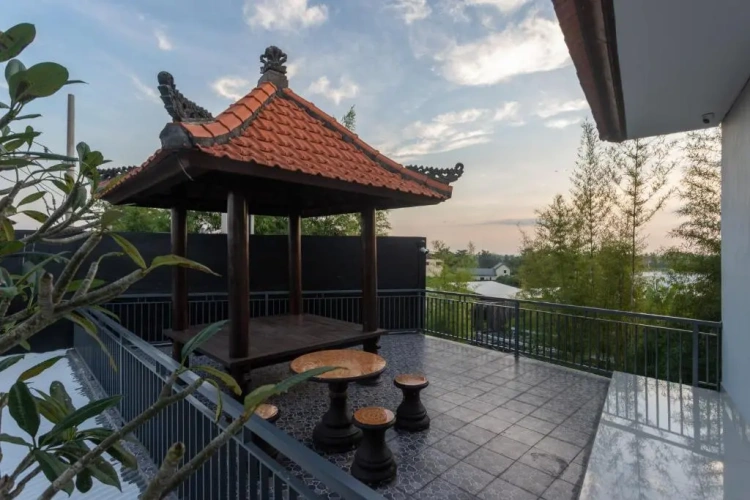 Standard Double room with view
