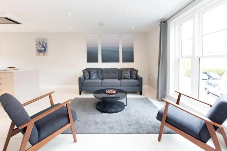 Fabulous Central Windsor Town House