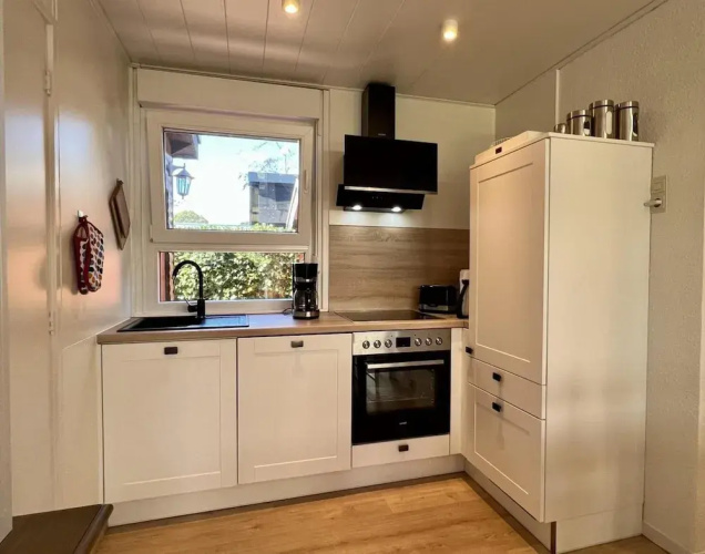 Spacious Bungalow With Garden in Park Eureka