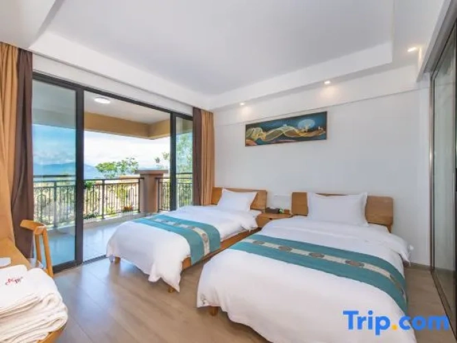 2 Bedrooms Grand Suite with balcony and with lake view