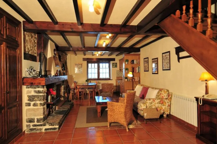 Apartamentos Llugarón