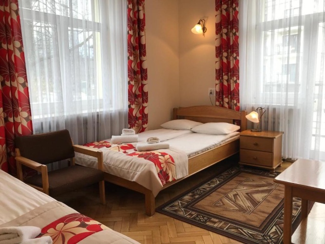 Standard Triple room