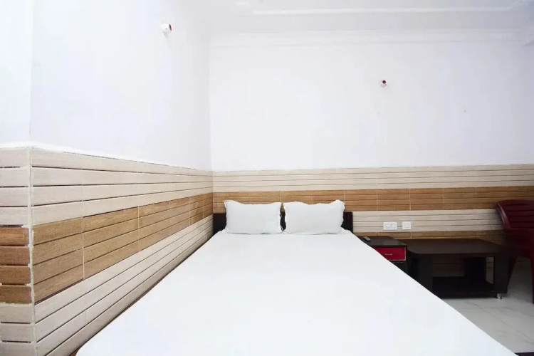 Hotel Amit by OYO Rooms