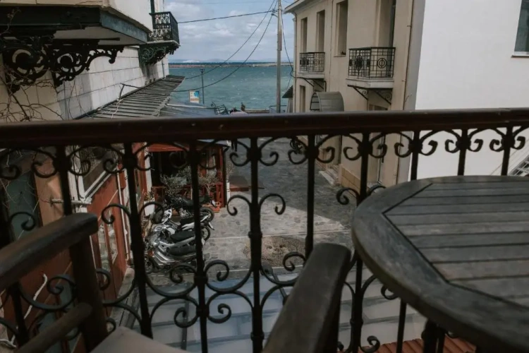 Standard Twin room with view
