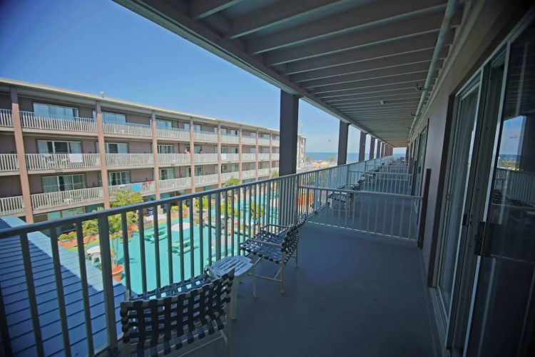 Flagship Oceanfront Hotel