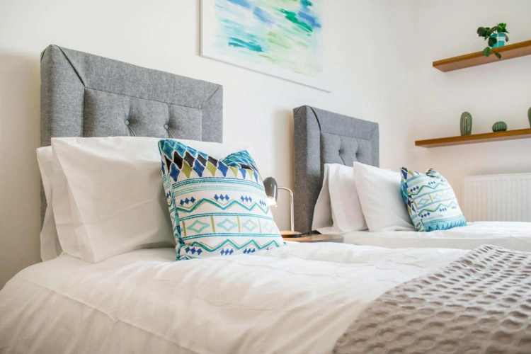 Contractor Apartment & Private Parking & Central Stevenage by Comfy Workers