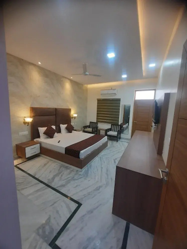 The Highclass Hotel