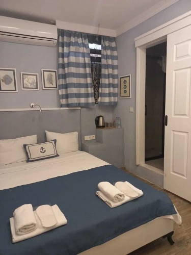 Standard Single Basement room
