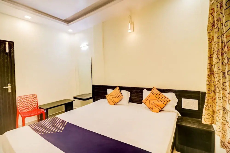 Unique Beach Inn by OYO Rooms