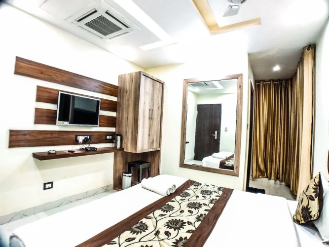 Hotel Orchid Inn