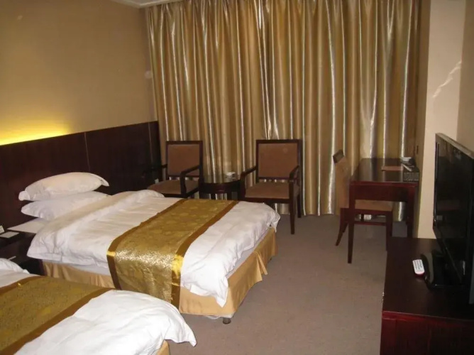 Jingjiang Fenghe Hotel