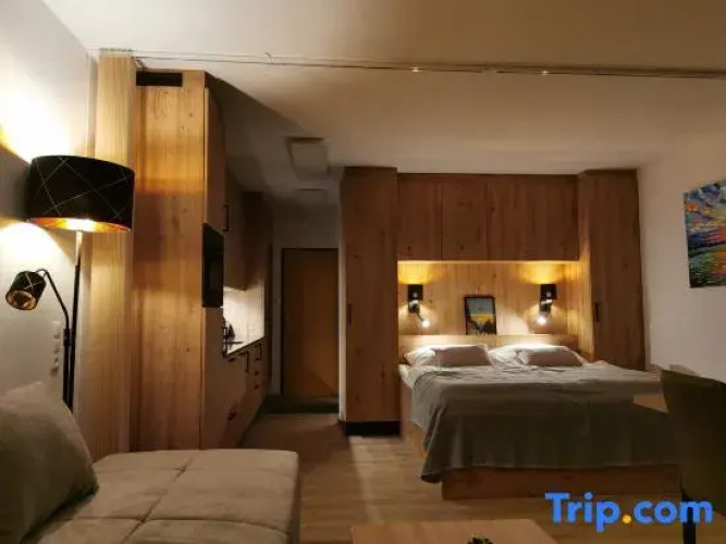 Mountain Lake Suite