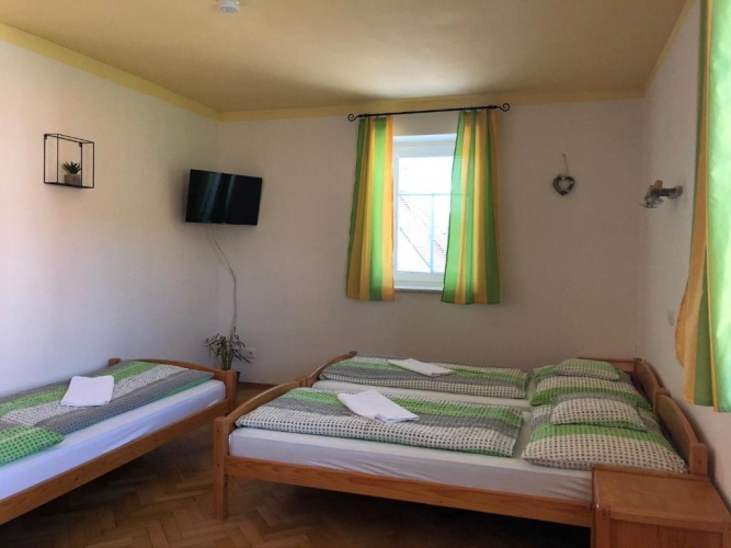 Standard Triple room