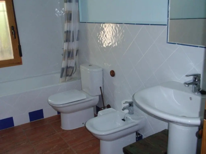 4 Bedrooms Cottage