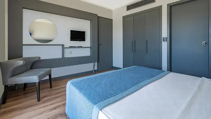 Deluxe Suite