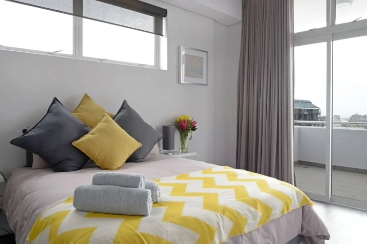 2 Bedrooms Luxury Apartment with balcony and with city view
