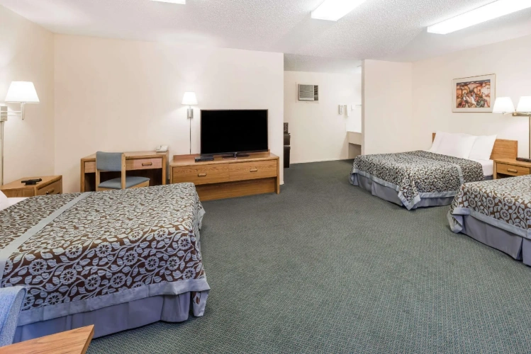 Standard Sextuple room