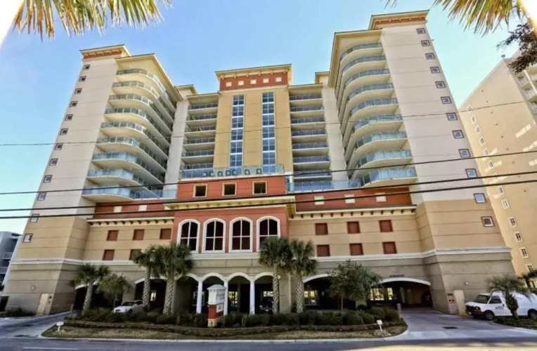 Stunning Views from this 17th Floor Central Myrtle Beach Resort!