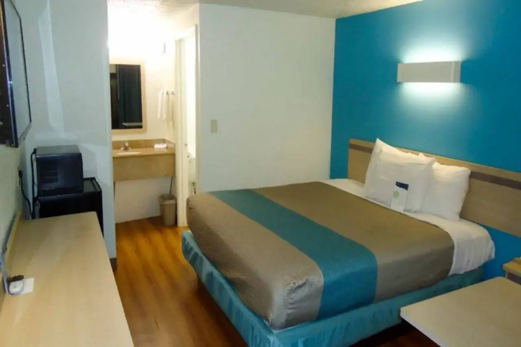 Motel6 Columbus, MS
