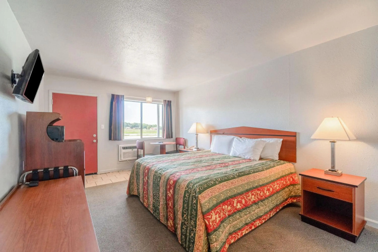 Capital O Aurora Inn Monett US 60