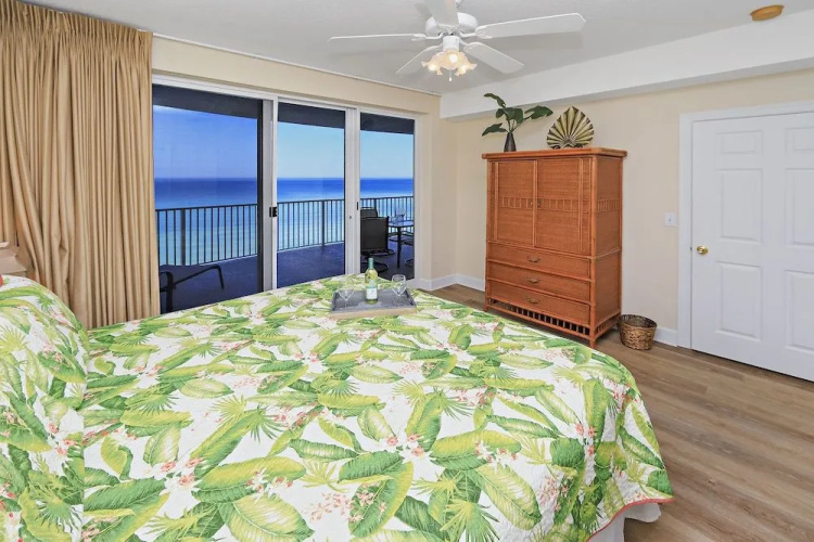Ocean Villa 901 357048 by RedAwning