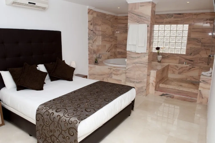 Deluxe Suite