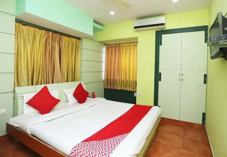 Raj Rajeswari By OYO Rooms