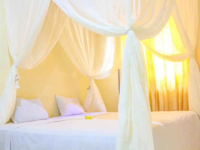 Lolo Beach Inn