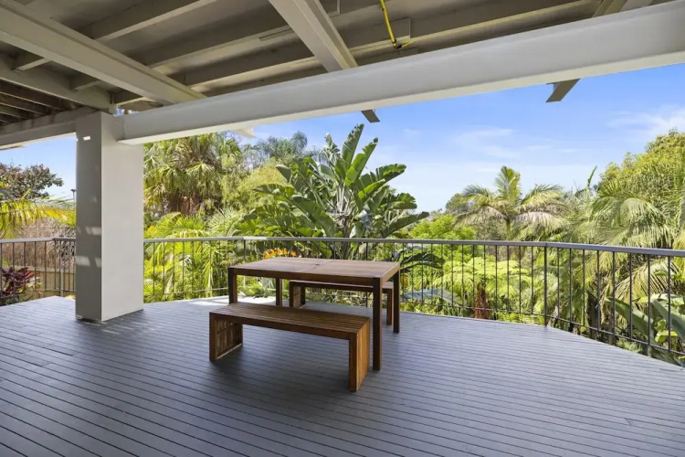 Spacious 5-bed Beach House With Ocean View
