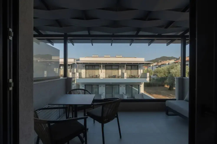 Alora Luxury Suites