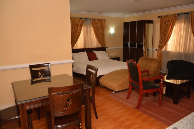 Aishar Residence