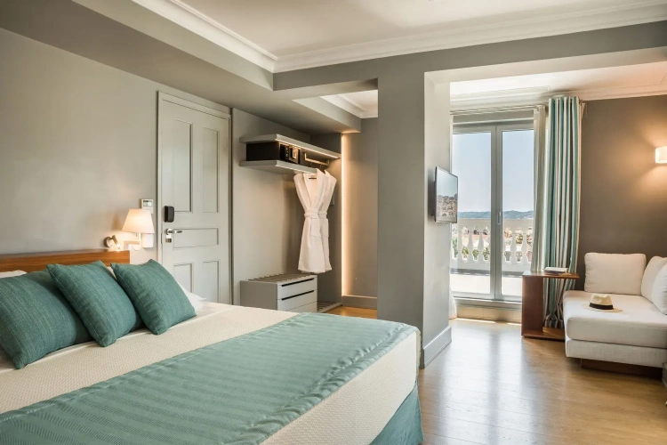 Master Suite with panoramic sea view