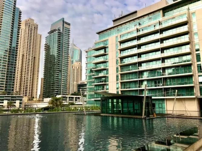 2 Bedrooms Apartment with city view