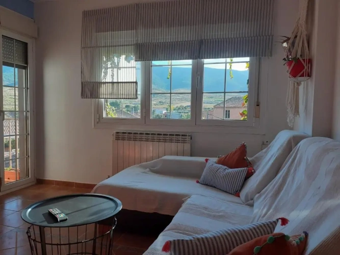 3 Bedrooms Apartment