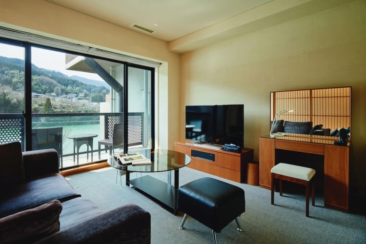 1 Bedroom Standard Triple room with balcony and with river view