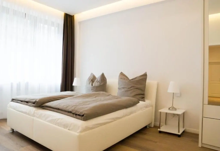 2 Bedrooms Penthouse Apartment with balcony and with view