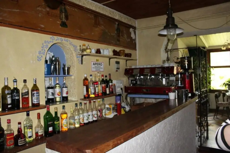 Les Cèdres