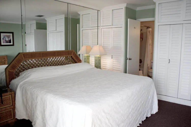 Palm Beach Waterfront Suites