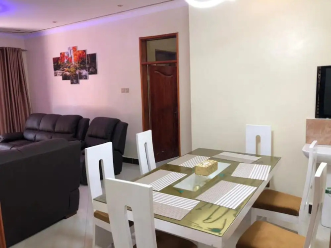 2 Bed - Sleeps 4 - Free Airport Shuttle