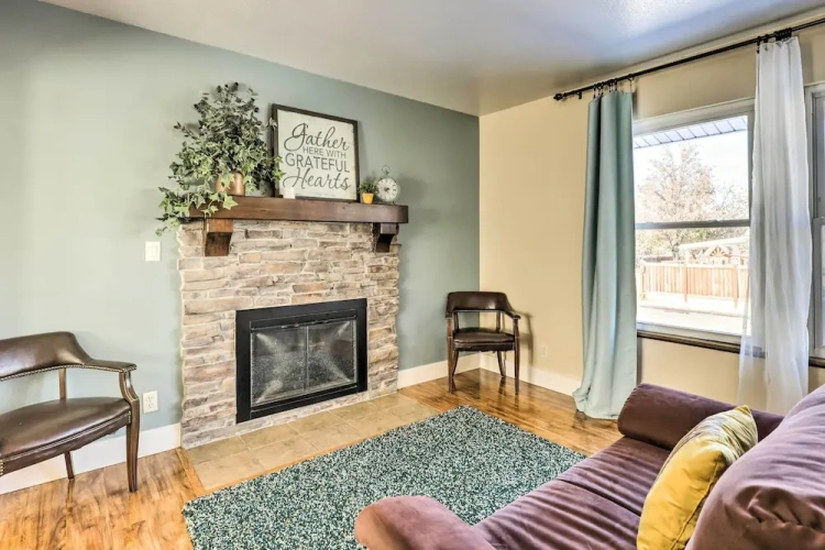 4 Bedrooms Cottage
