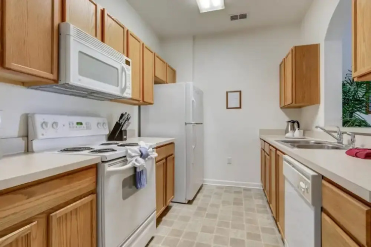Windsor Hills 7675 - 303