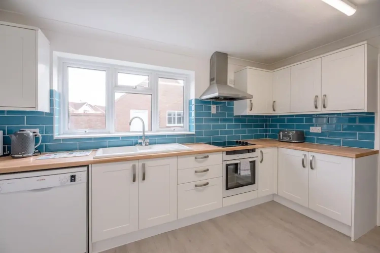 3 Bedrooms Cottage