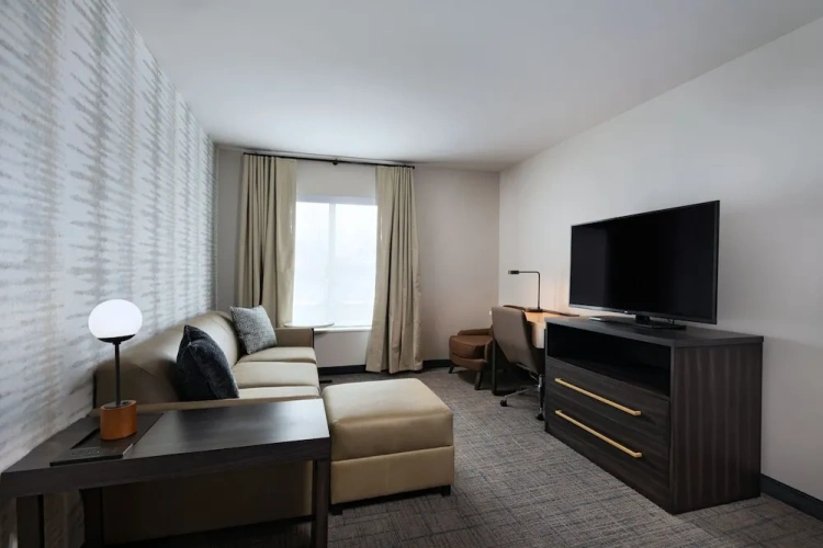 1 Bedroom Suite