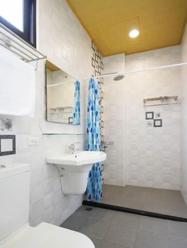 Standard Twin room with garden view