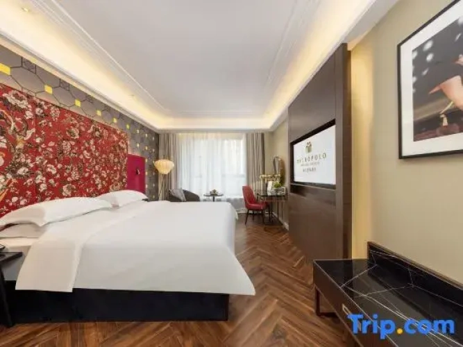 Standard Double room with city view