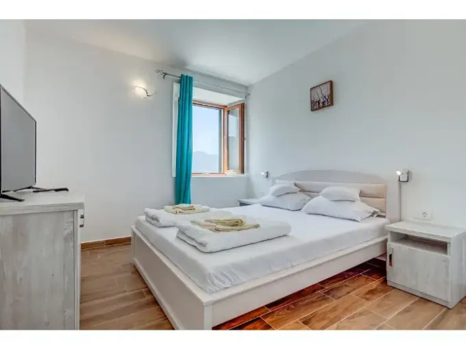 H Sara Luxury Rooms